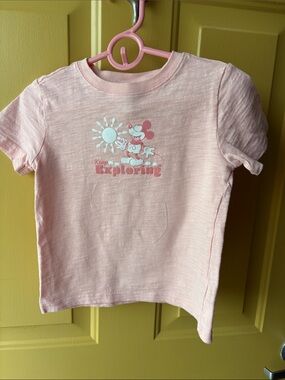 Janie and Jack Linen blend Light Coral Mickey 'Keep Exploring' Tee Size 5 EUC
